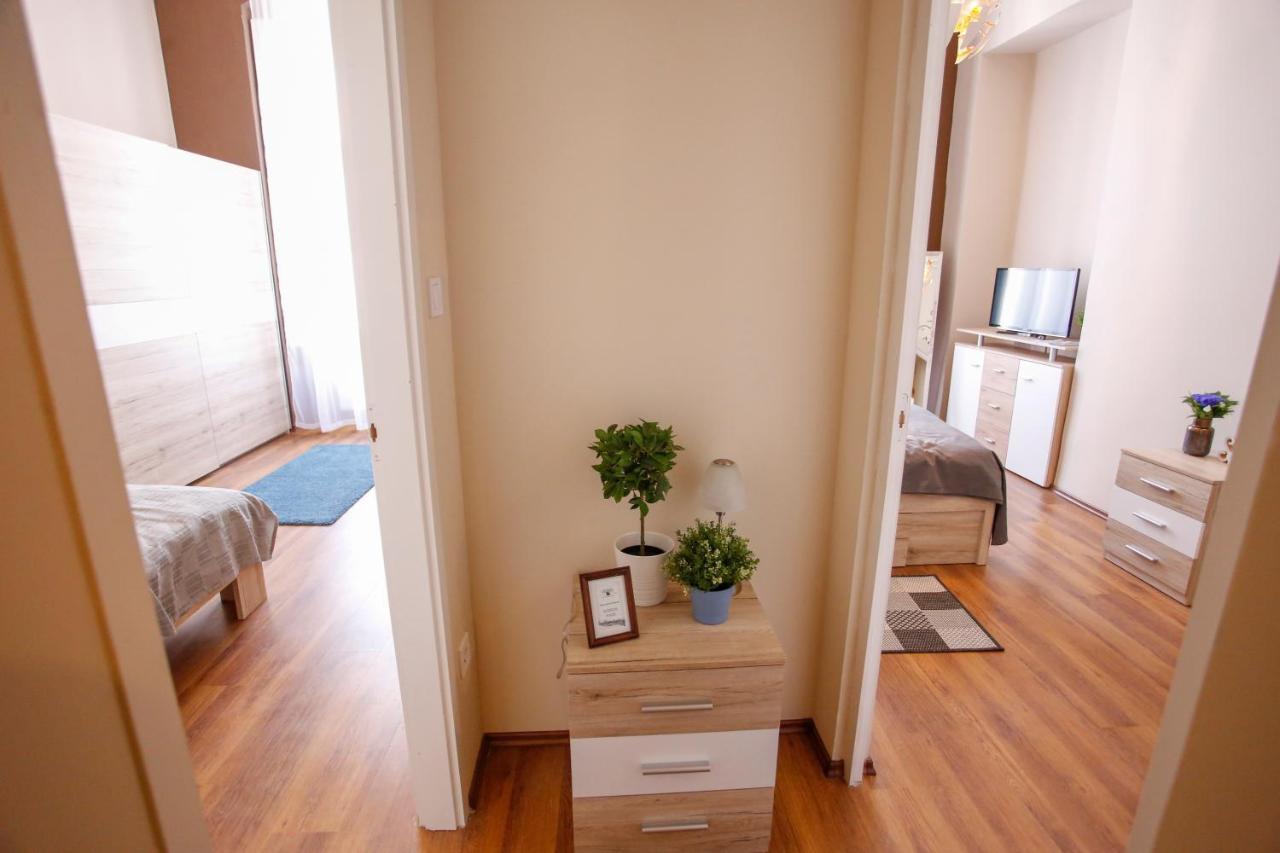 Urania Apartmanhaz エゲル エクステリア 写真