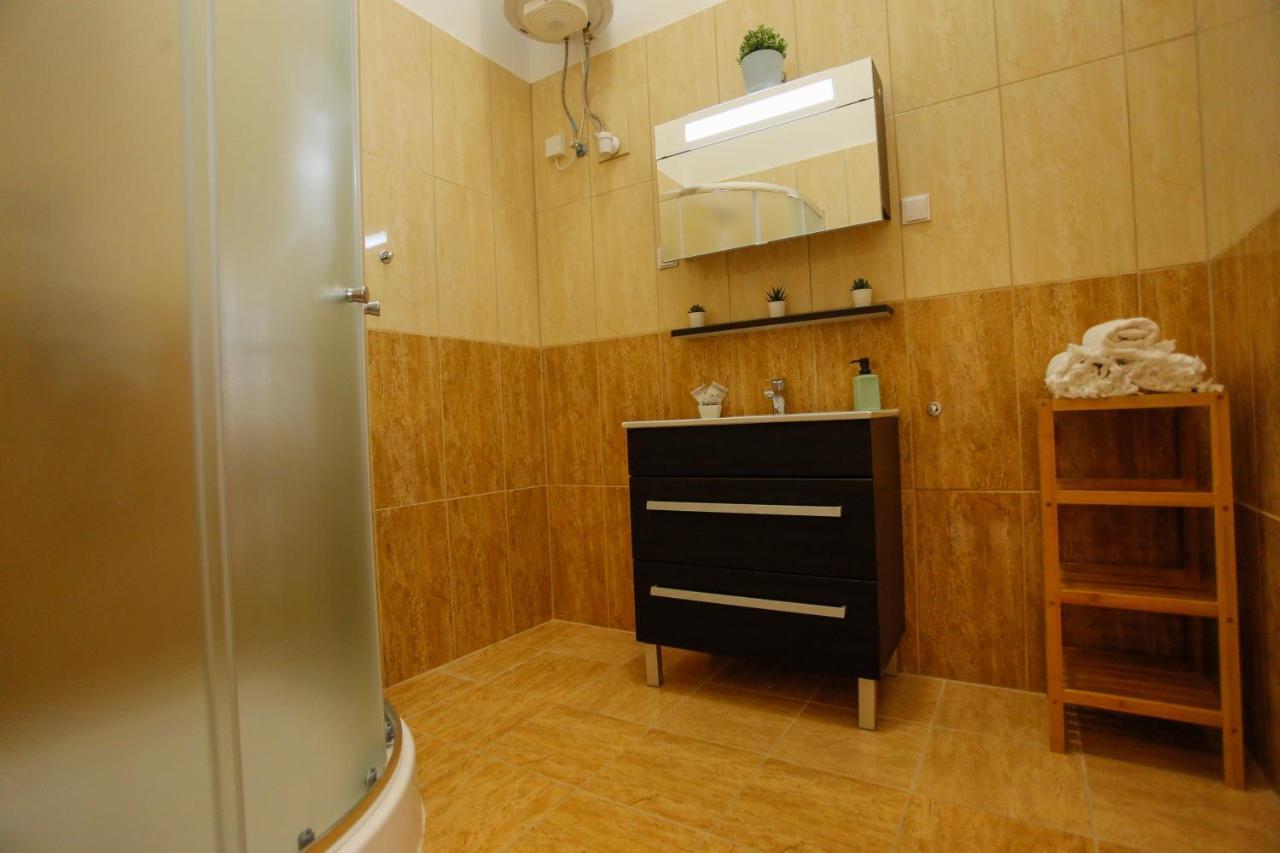 Urania Apartmanhaz エゲル エクステリア 写真